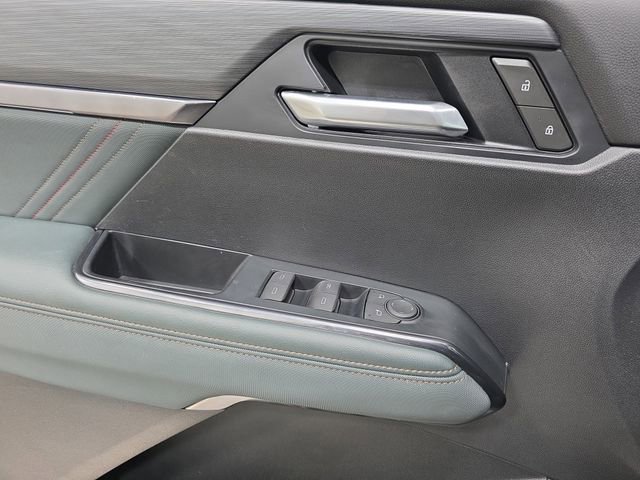 Used 2025 GMC Acadia AT4 w/ Luxury Package image 28