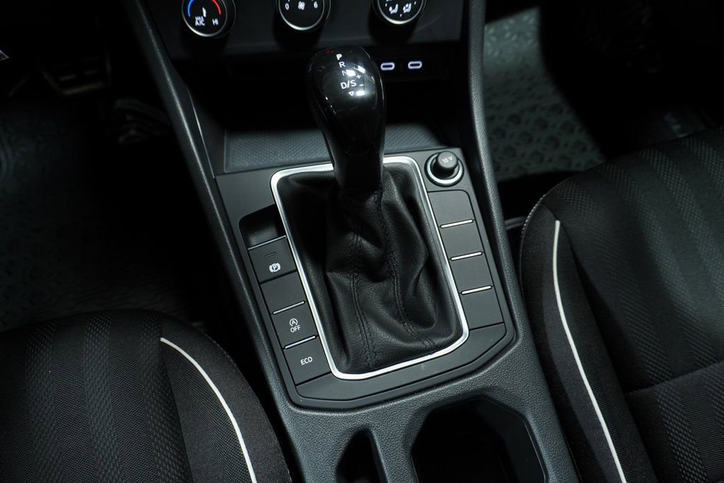 Used 2023 Volkswagen Jetta Sport image 15