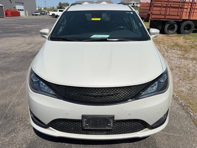 Used 2020 Chrysler Pacifica Touring-L w/ Advanced Safetytec Group AWD/4WD video 2
