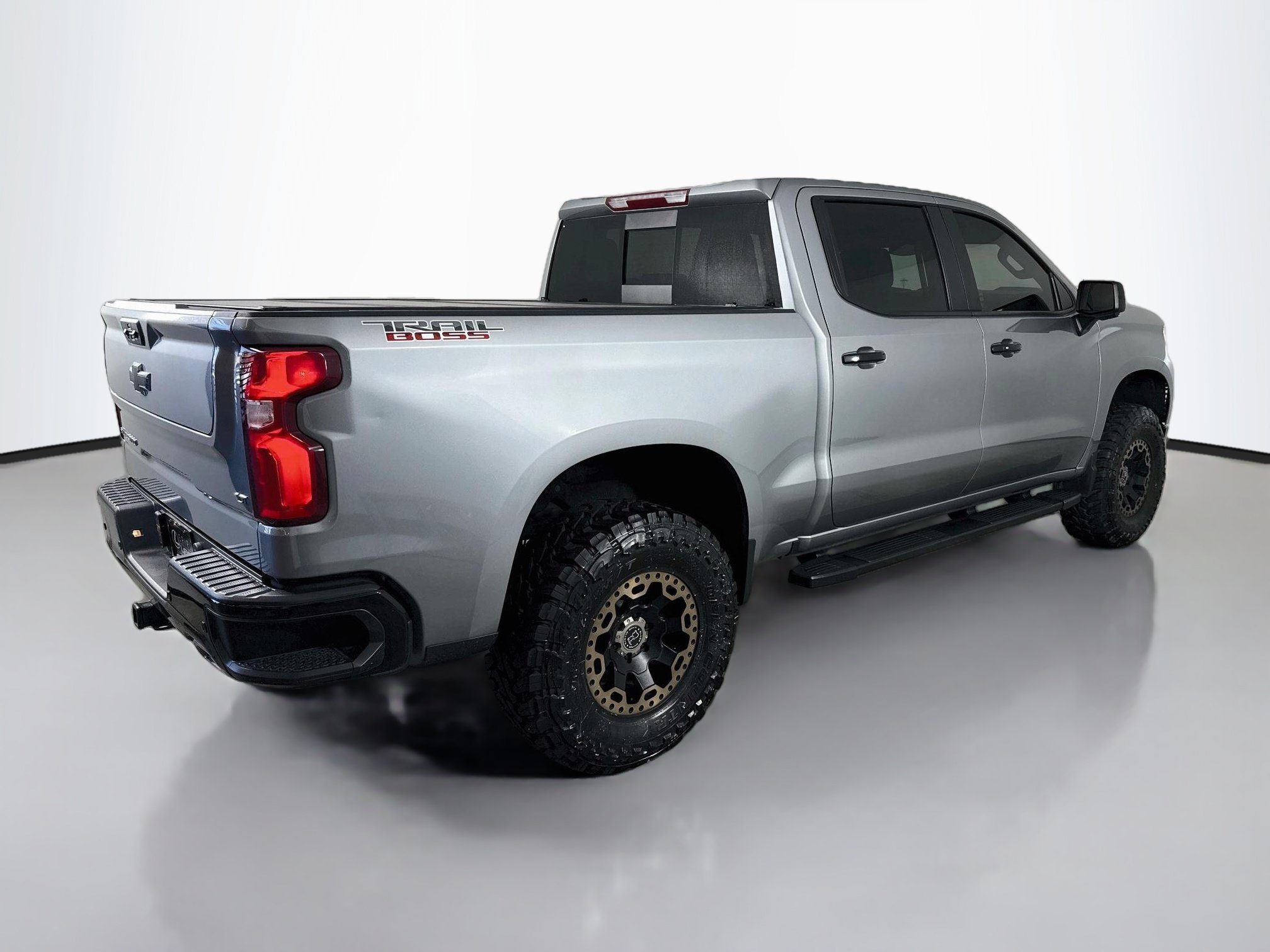 Used 2025 Chevrolet Silverado 1500 LT Trail Boss w/ Convenience Package II AWD/4WD image 7