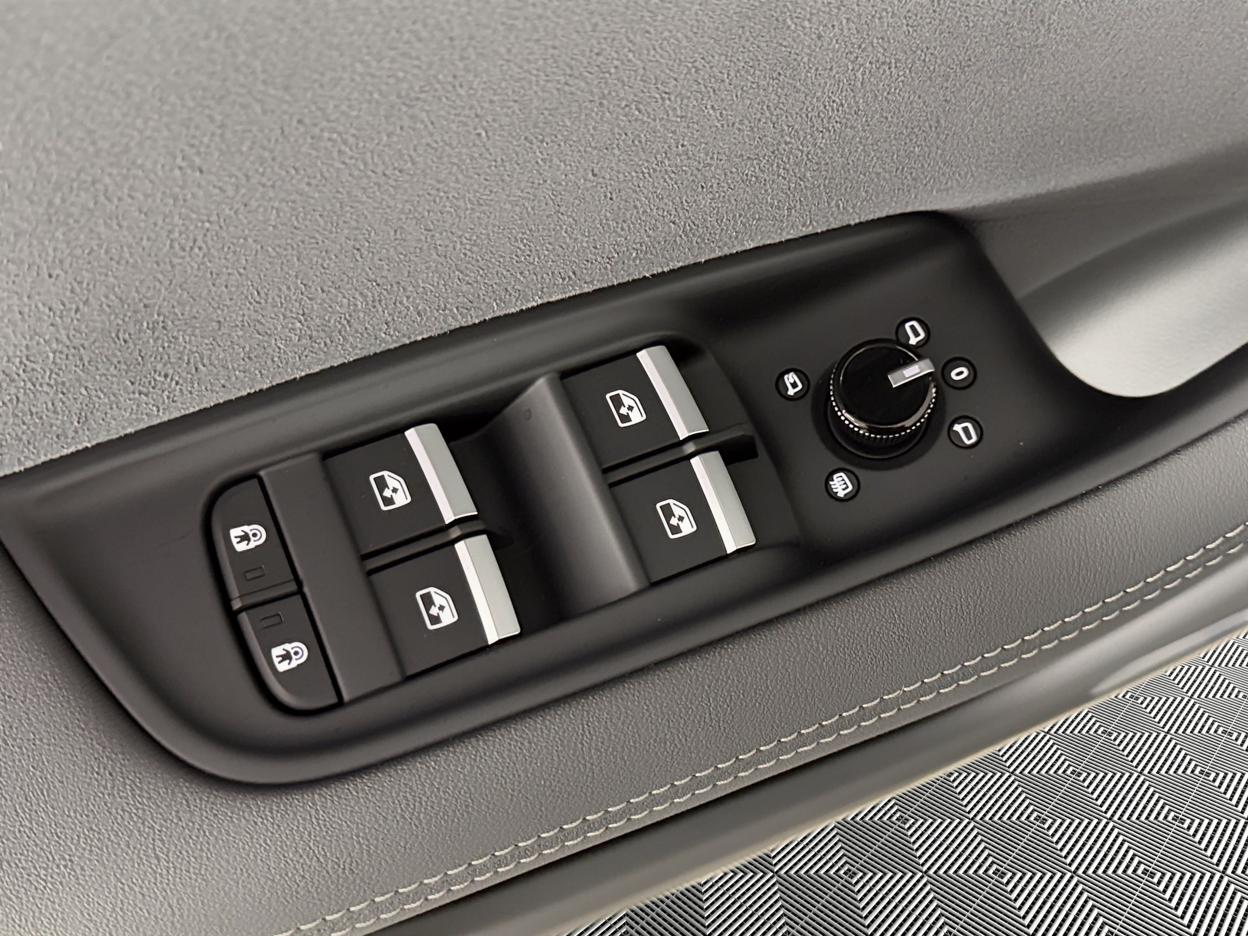 New 2026 Audi SQ8 Prestige AWD/4WD image 15
