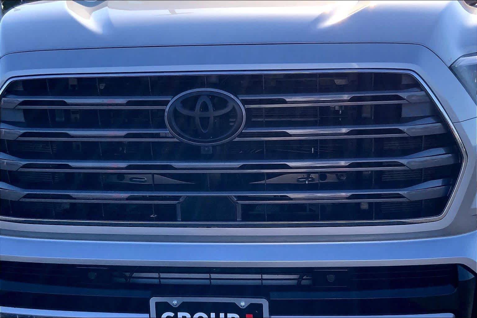 Used 2024 Toyota Sequoia Limited AWD/4WD image 30