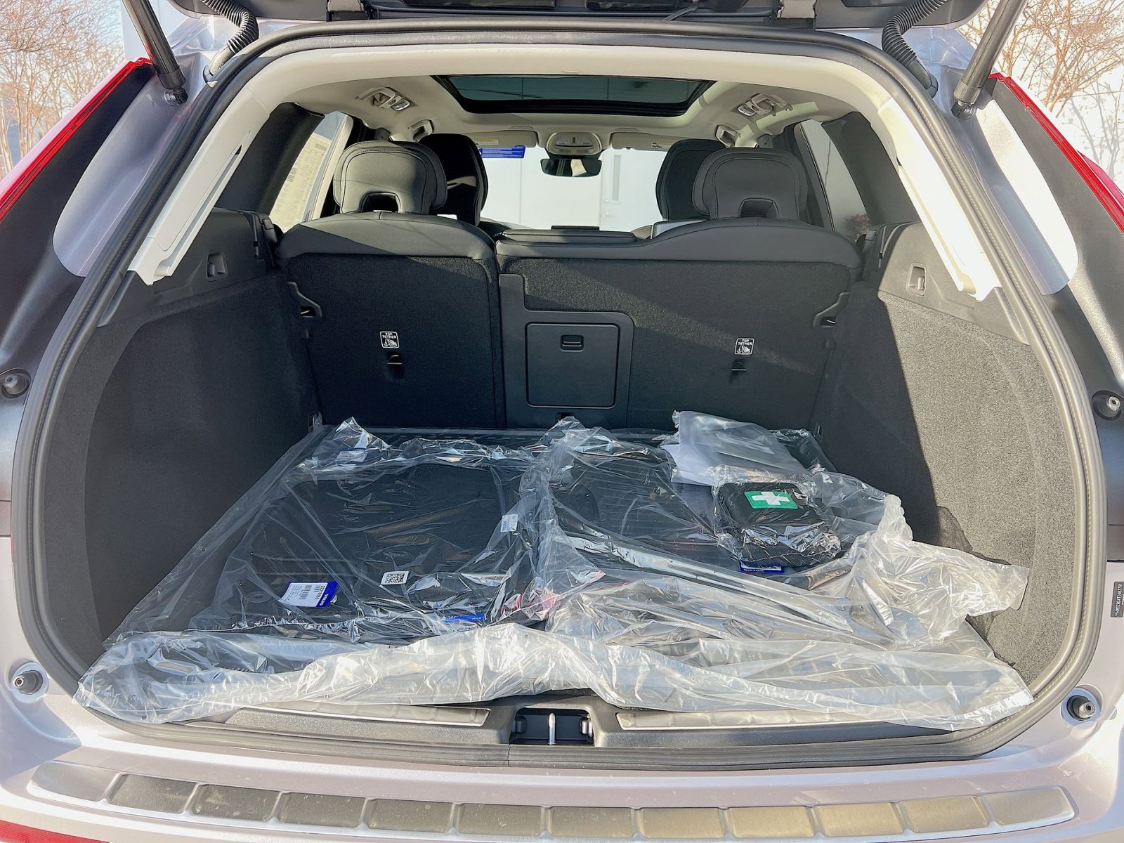 New 2026 Volvo XC60 B5 Plus w/ Protection Package Premier AWD/4WD image 25