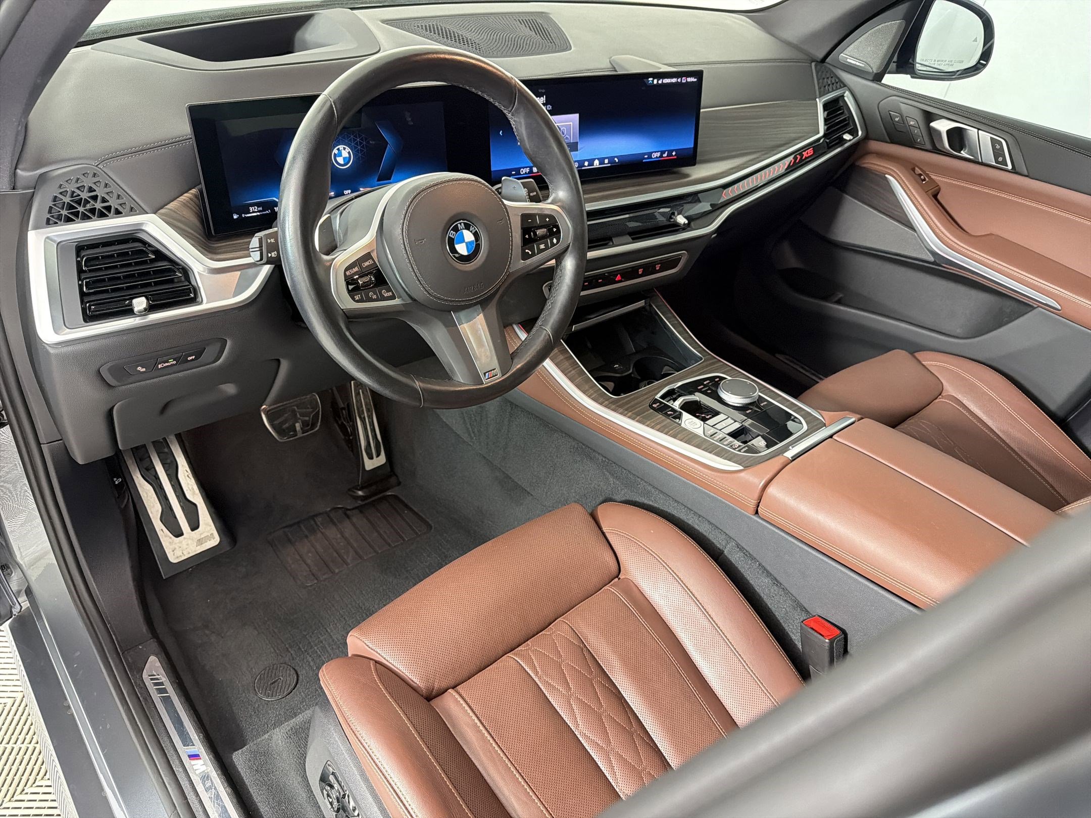 Used 2024 BMW X5 xDrive40i w/ M Sport Package image 4