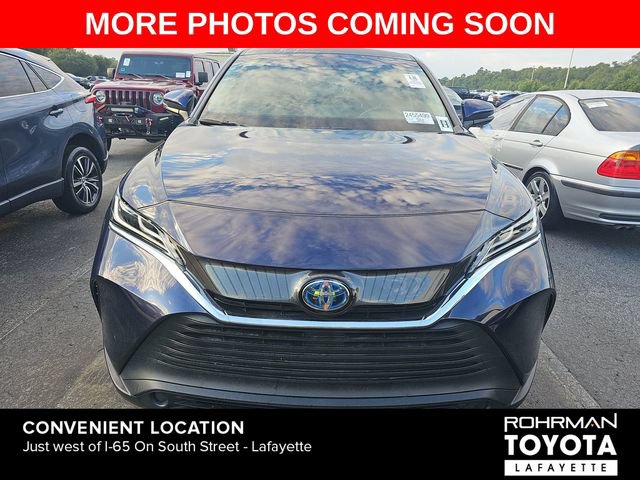Used 2024 Toyota Venza LE AWD/4WD image 2