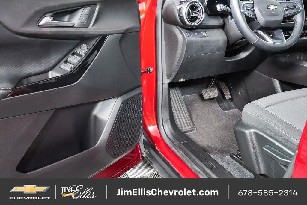 Certified 2025 Chevrolet Equinox LT FWD image 8