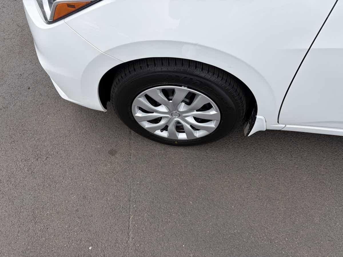 Used 2022 Nissan Versa S image 28