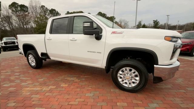 Used 2021 Chevrolet Silverado 2500 LT w/ Convenience Package image 3