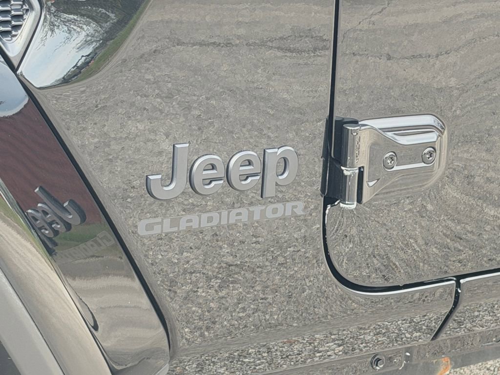 Used 2022 Jeep Gladiator Sport image 8
