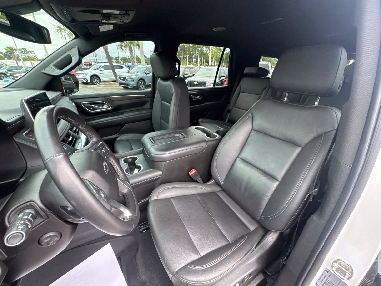 Used 2022 Chevrolet Tahoe Z71 w/ Luxury Package AWD/4WD image 14