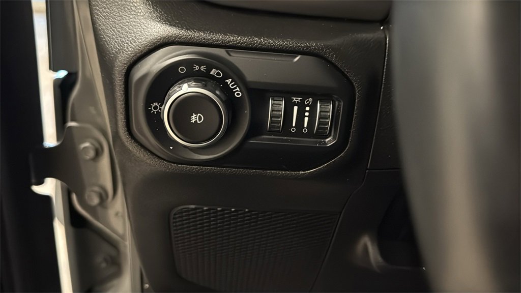 Used 2022 Jeep Wrangler Unlimited Sport image 31