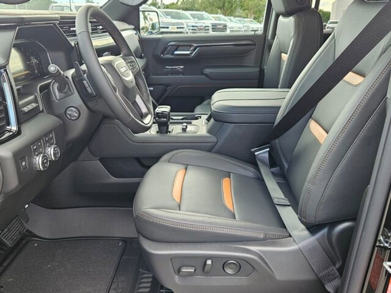 New 2026 GMC Sierra 1500 AT4 w/ AT4 Premium Package image 9