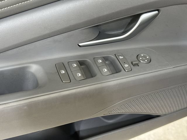 Used 2023 Hyundai Elantra SEL w/ Convenience Package FWD image 22