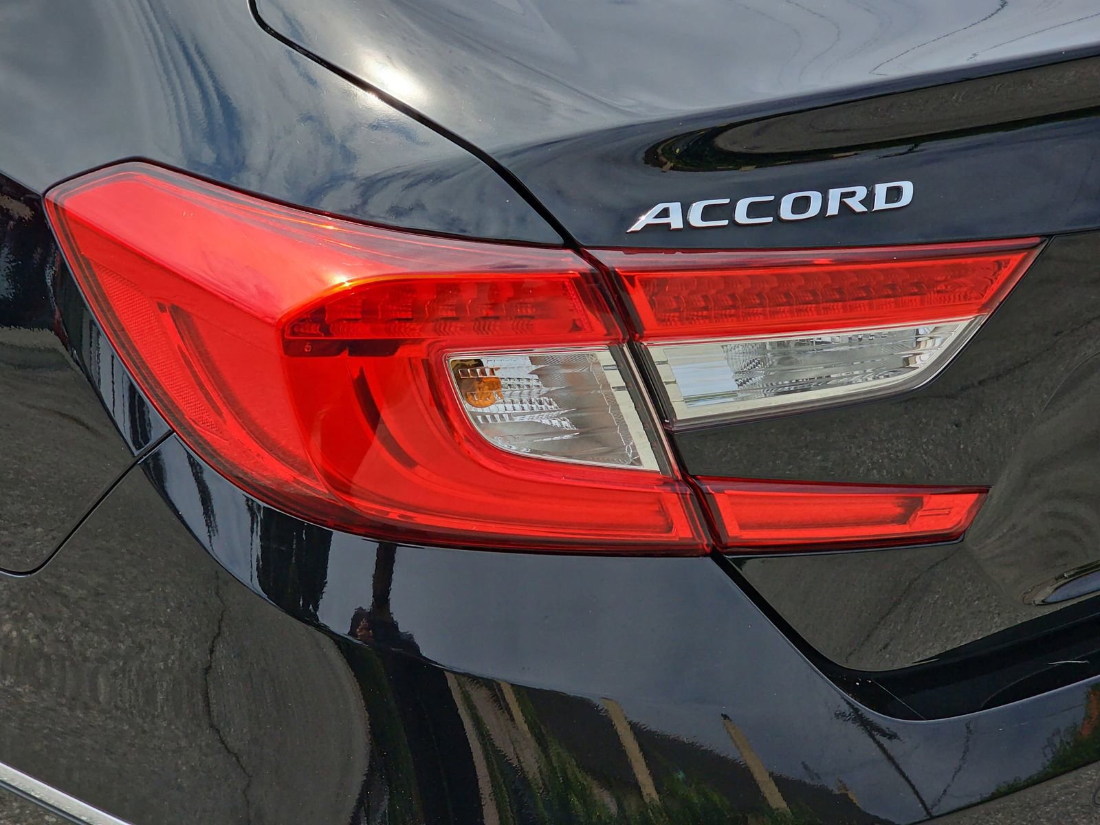 Used 2019 Honda Accord Touring image 33