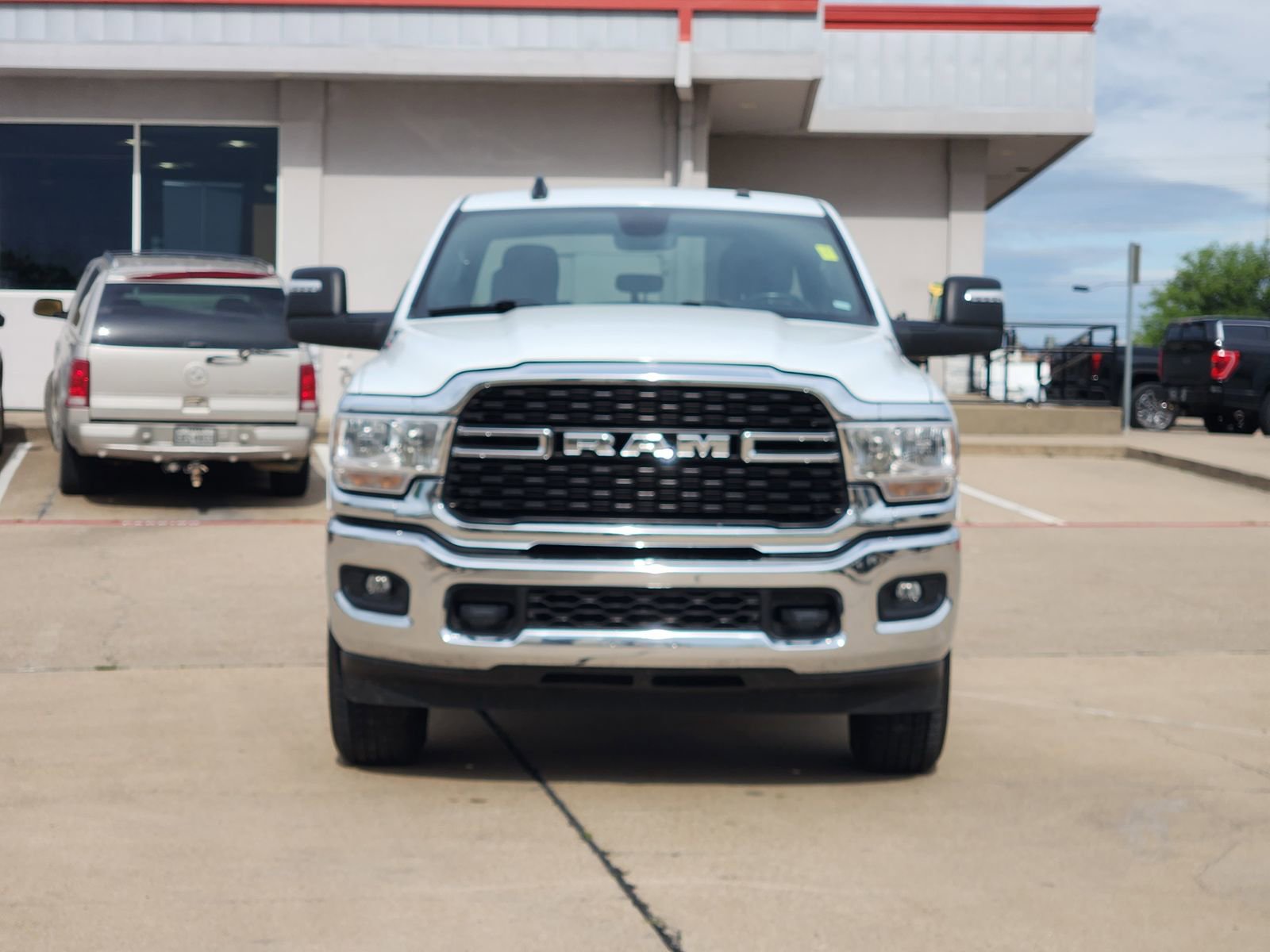 Used 2024 RAM 3500 Big Horn image 6
