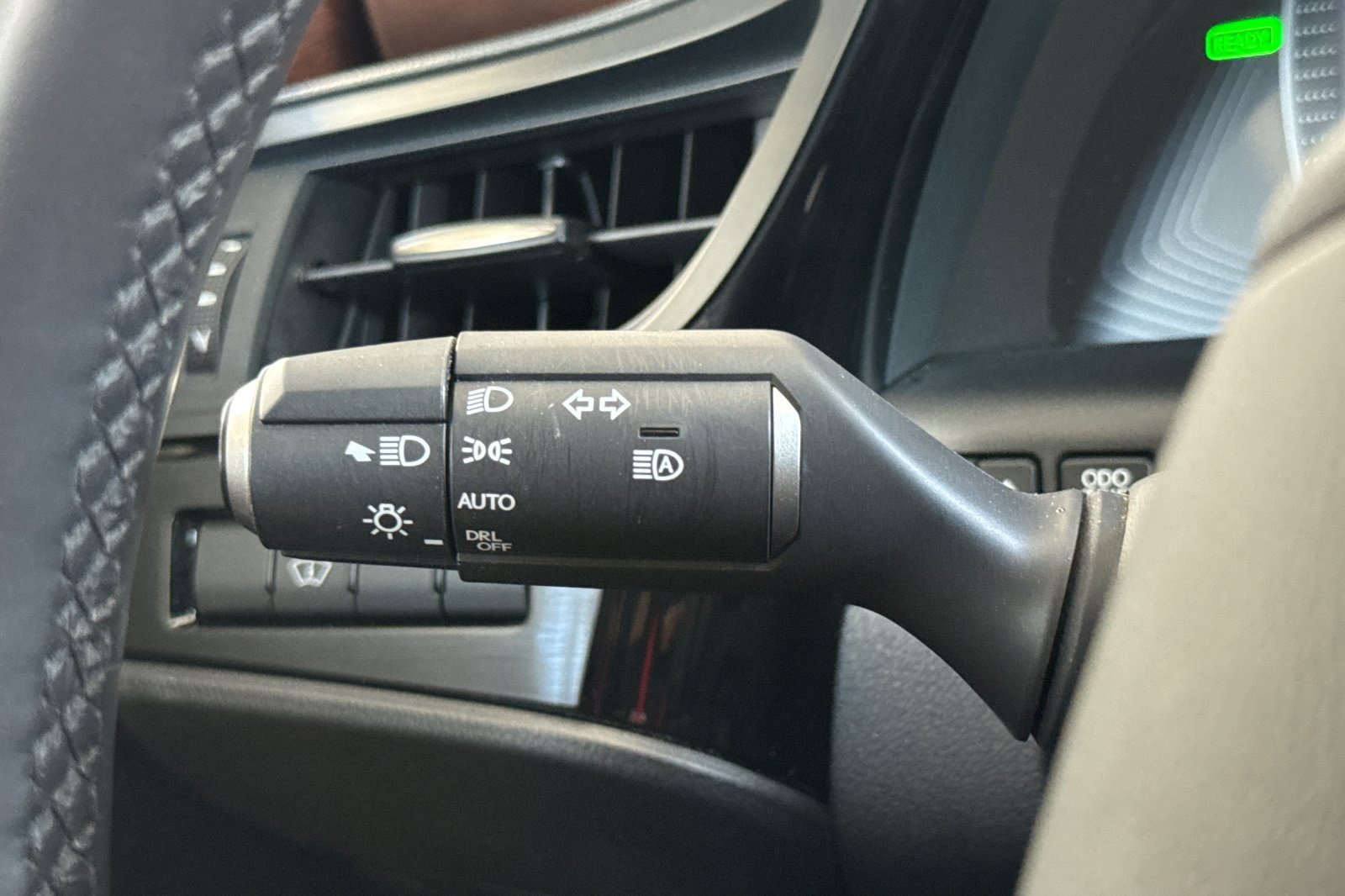 Certified 2025 Lexus ES 300h w/ Premium Package FWD image 31