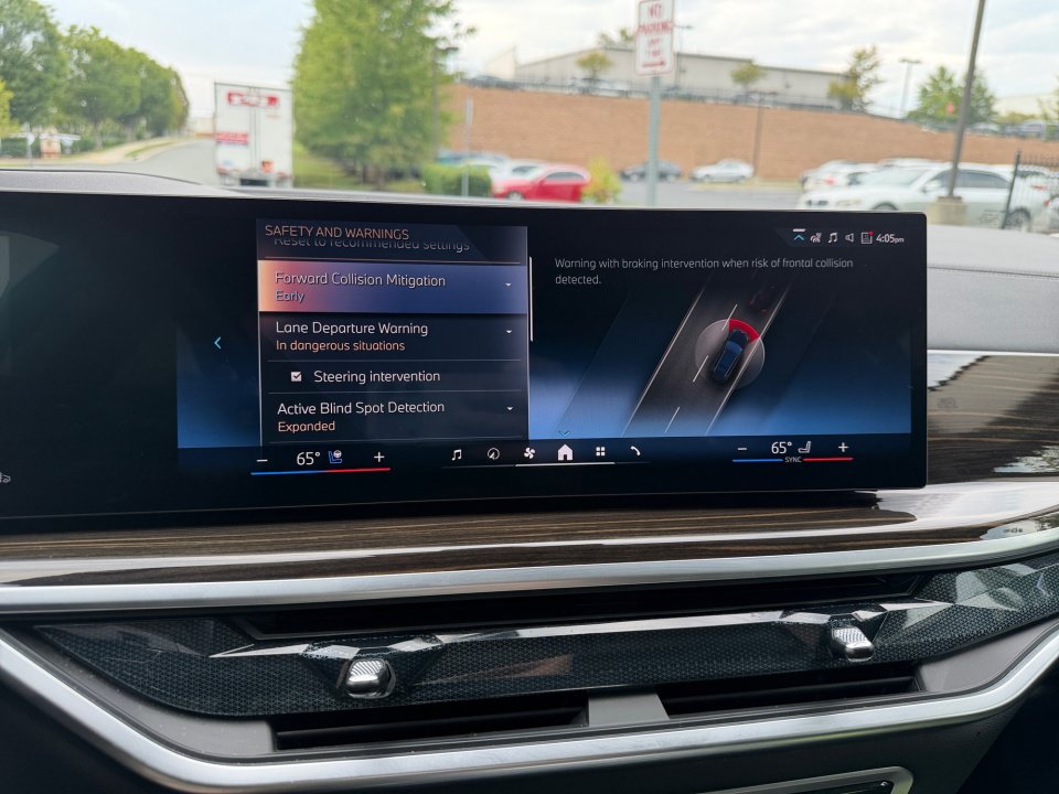 Used 2026 BMW X7 xDrive40i AWD/4WD image 33