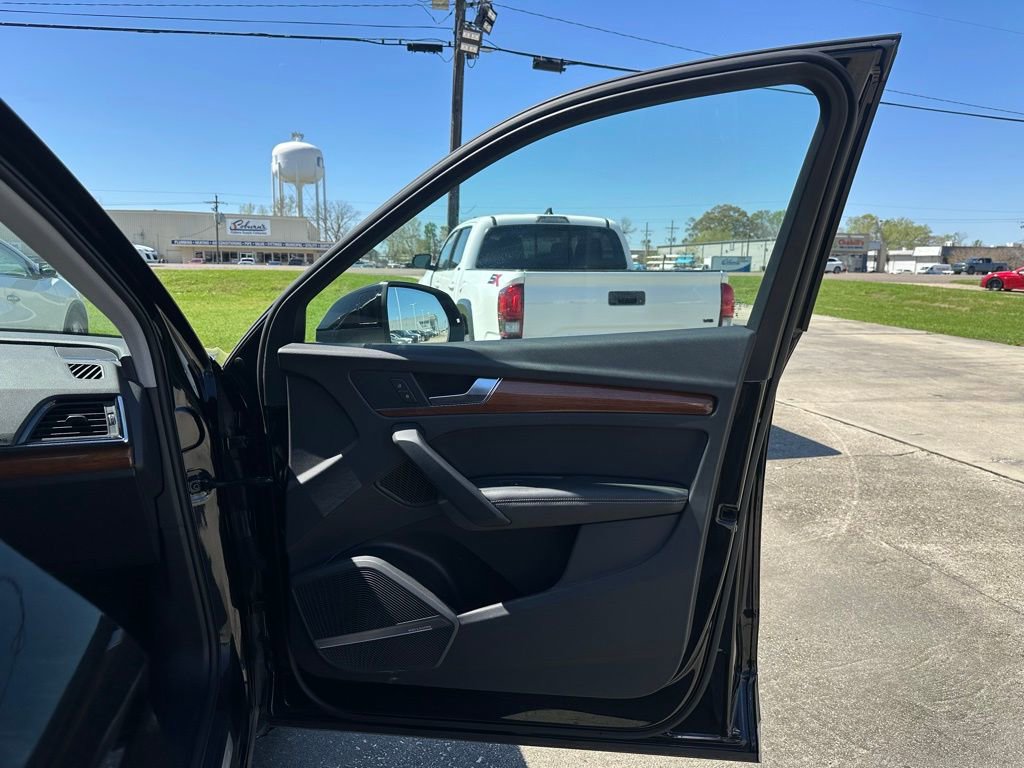 Used 2023 Audi Q5 2.0T Prestige w/ Prestige Package image 28