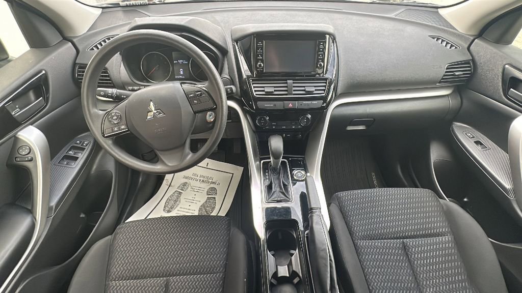 Used 2025 Mitsubishi Eclipse Cross ES image 16