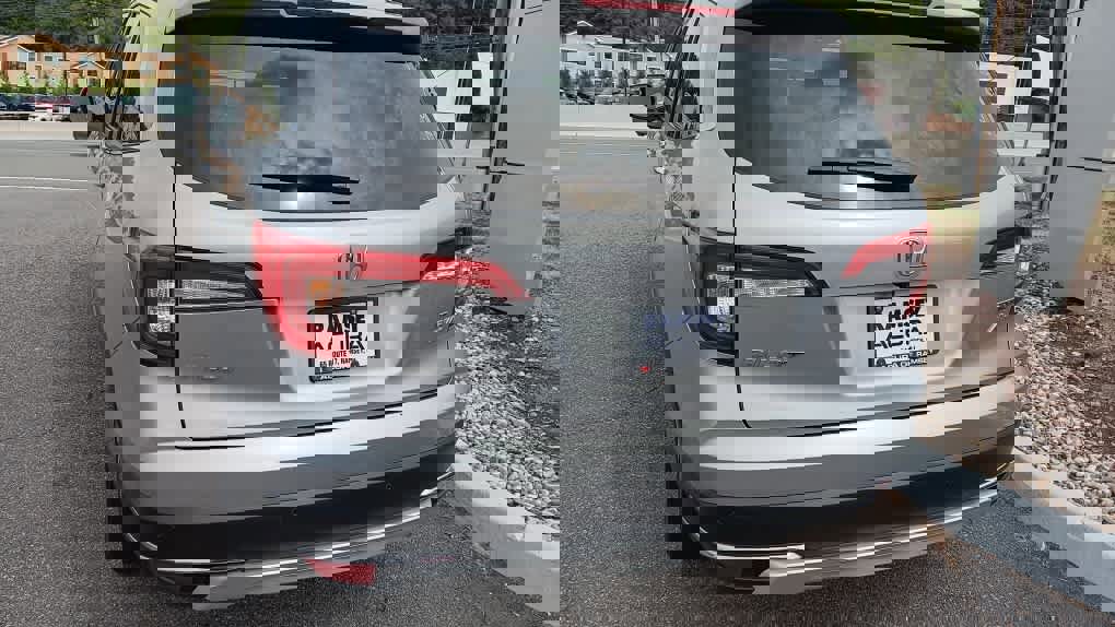 Used 2022 Honda Pilot Touring image 4