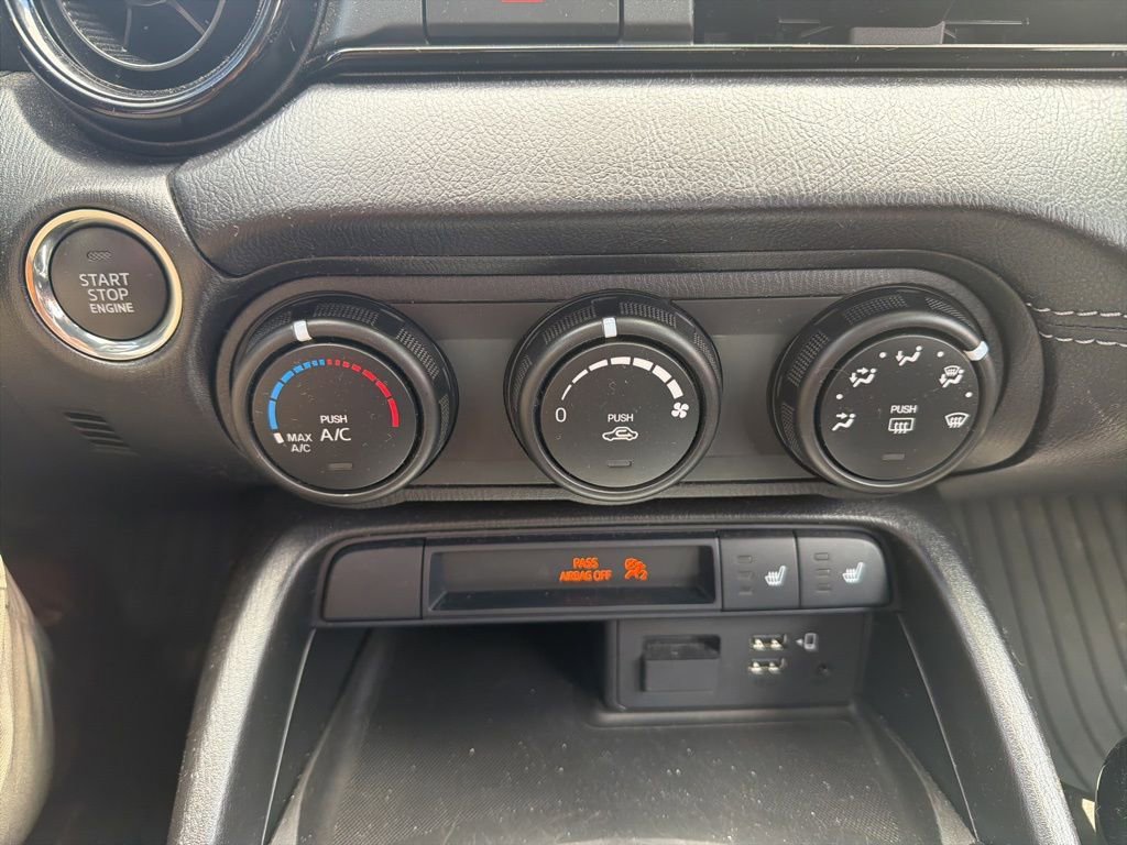 Used 2021 MAZDA MX-5 Miata Club image 19