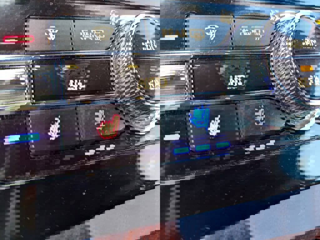 Used 2021 Lincoln Navigator Black Label image 23