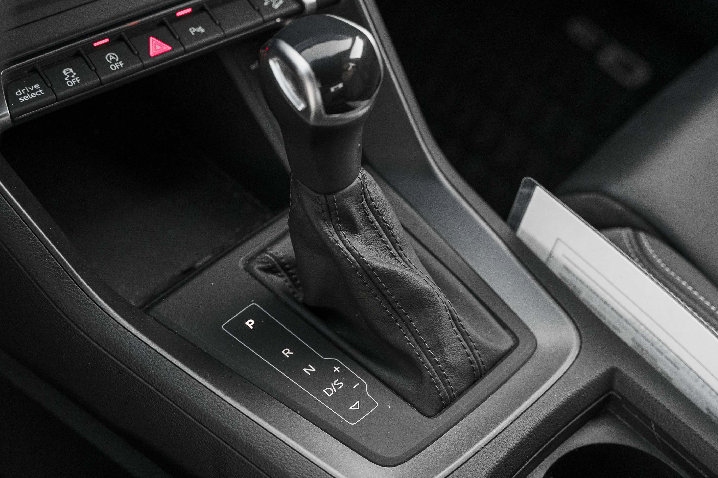 Used 2022 Audi Q3 2.0T Premium w/ Black Optic Sport Package image 11