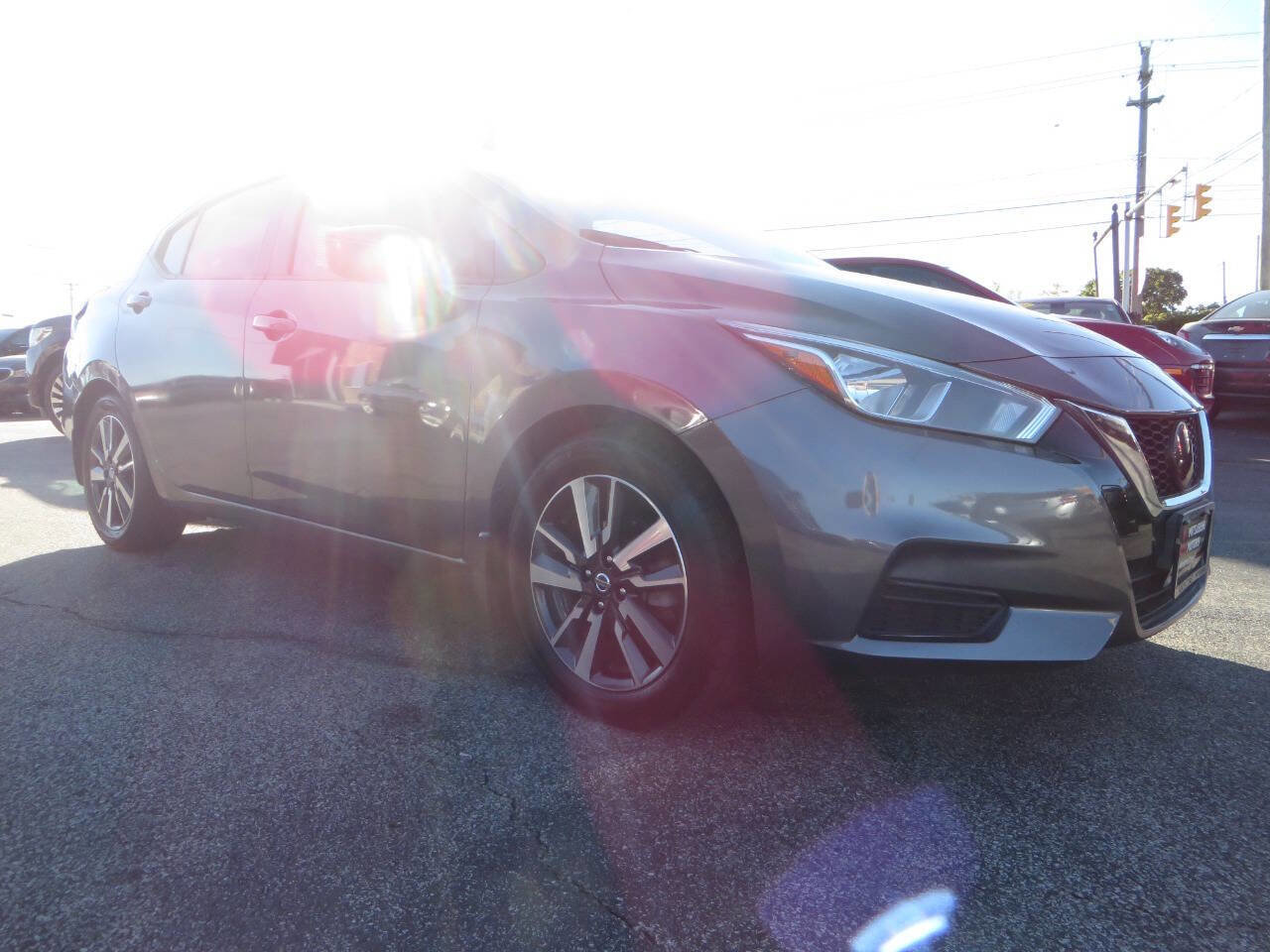 Used 2021 Nissan Versa SV image 1