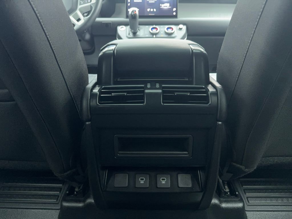 Used 2025 Land Rover Defender 110 S image 17