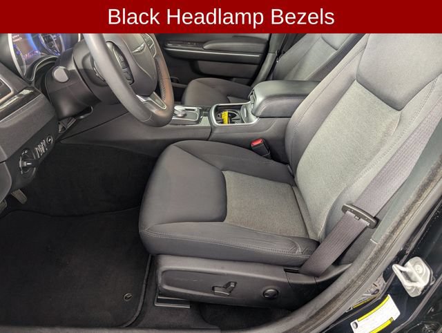 Used 2022 Chrysler 300 Touring w/ Sport Appearance Package RWD image 13