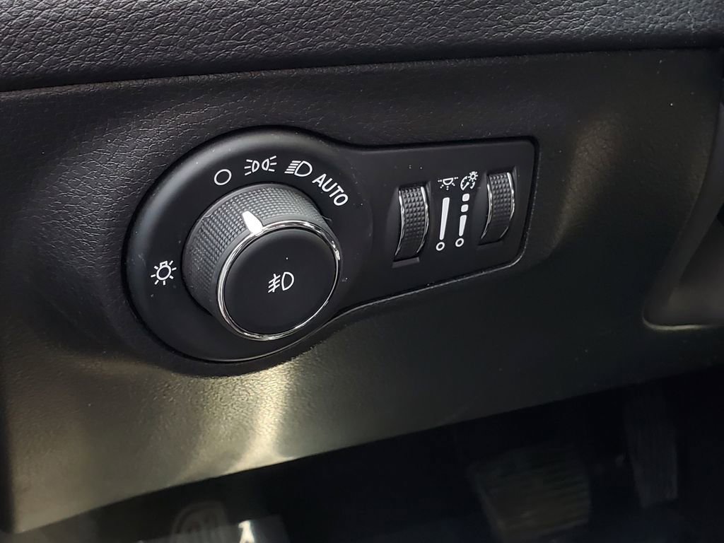 Used 2020 Jeep Compass Limited image 14