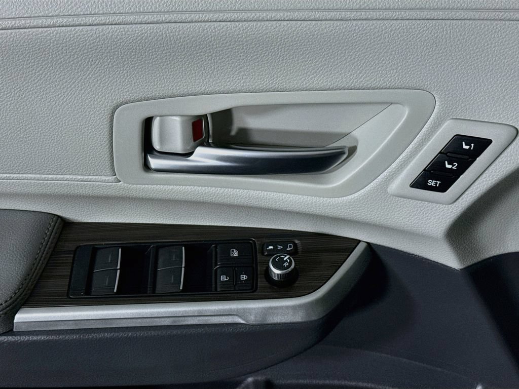 Certified 2024 Toyota Sienna Limited AWD/4WD image 23