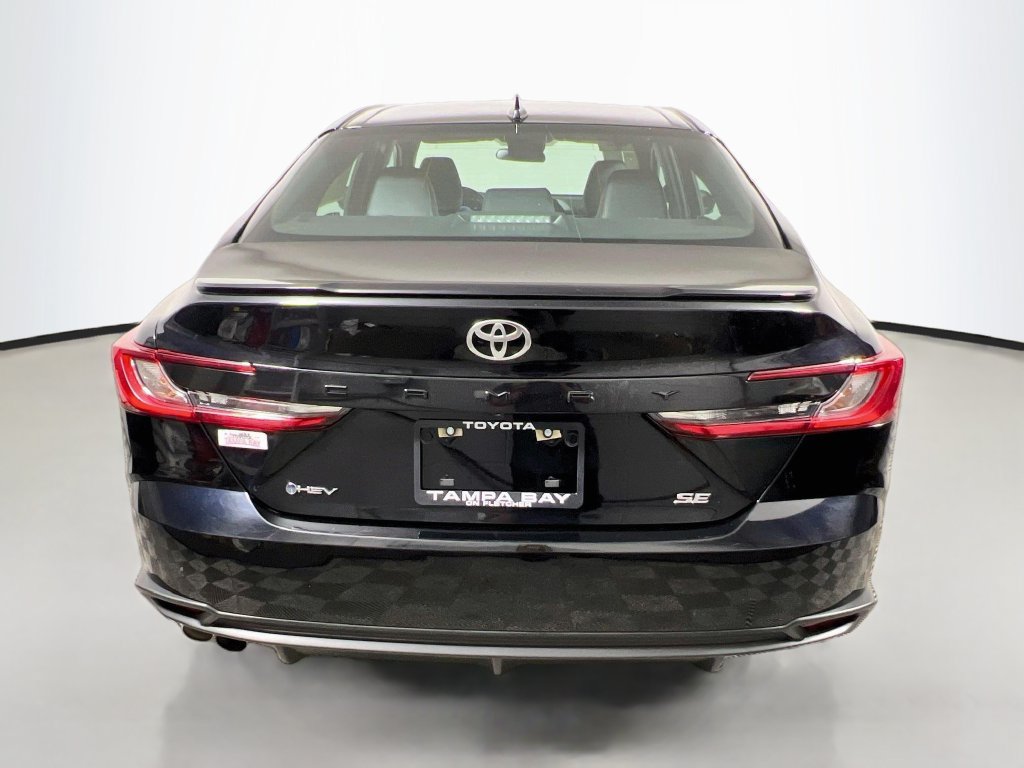 Used 2025 Toyota Camry SE FWD image 4