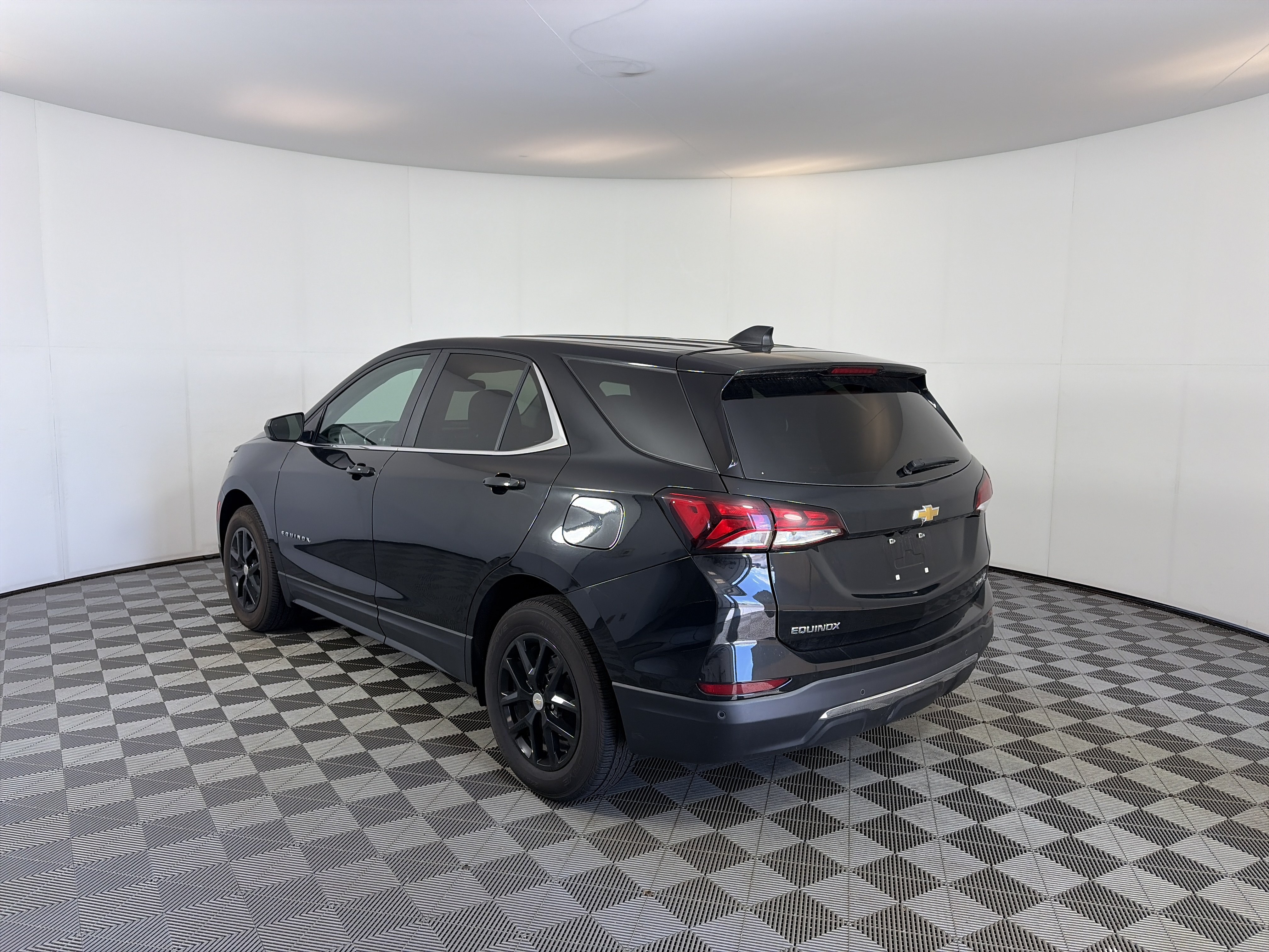 Used 2024 Chevrolet Equinox LT AWD/4WD image 8