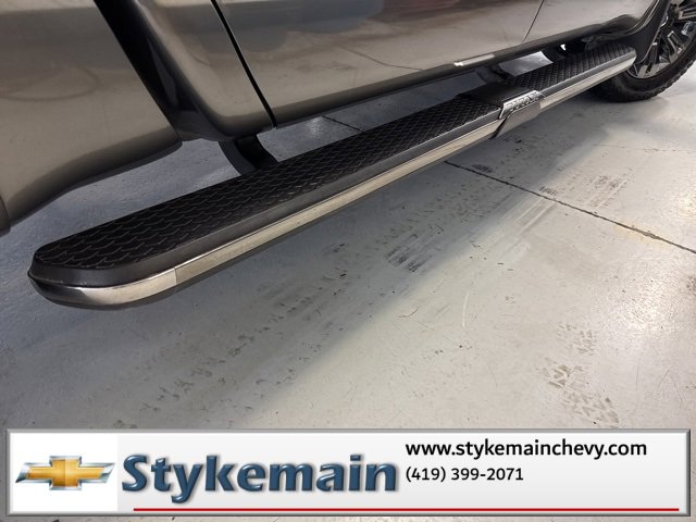 Used 2017 Nissan Titan Platinum Reserve image 17