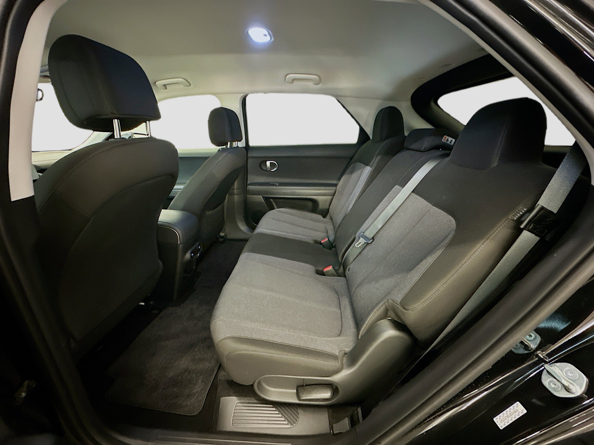 Used 2024 Hyundai Ioniq 5 SE image 29