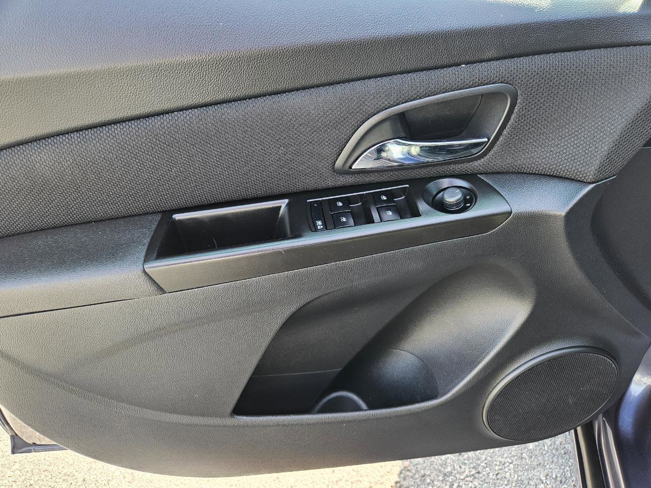 Used 2013 Chevrolet Cruze LT FWD image 11