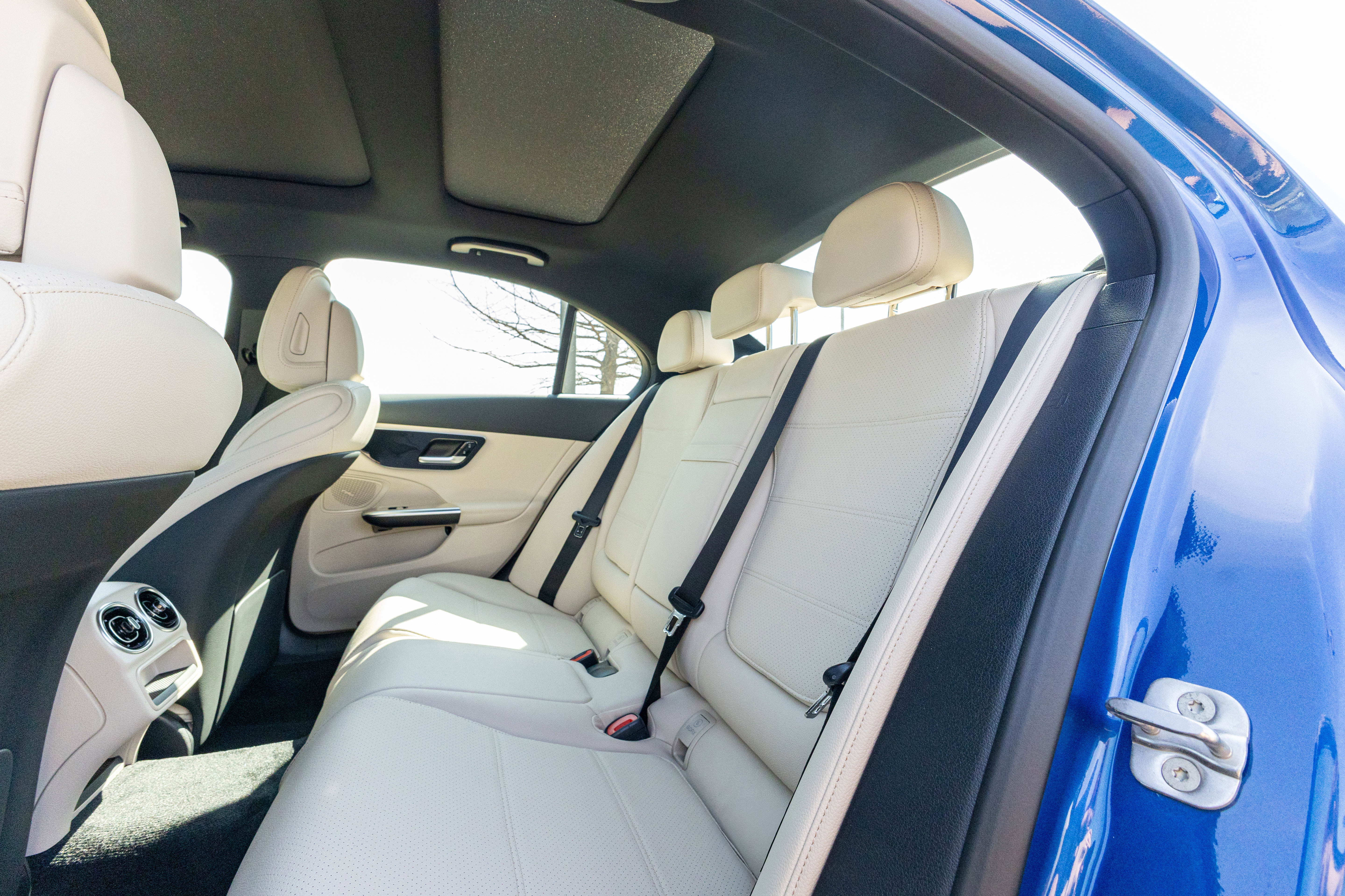 New 2026 Mercedes-Benz C 300 4MATIC Sedan image 18