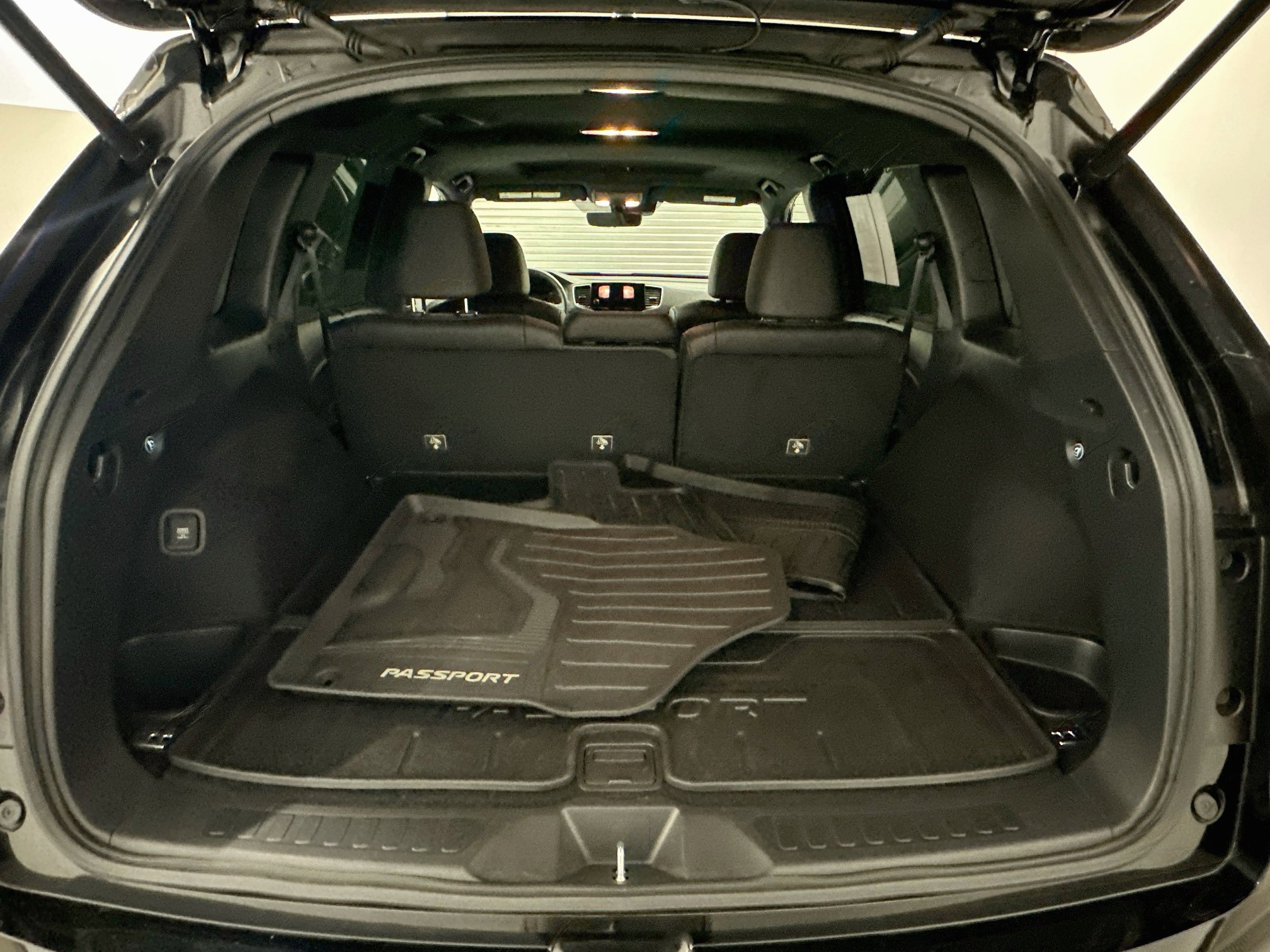 Used 2025 Honda Passport Black Edition image 31