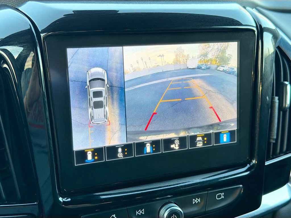 Used 2023 Chevrolet Traverse Premier w/ Redline Edition image 14