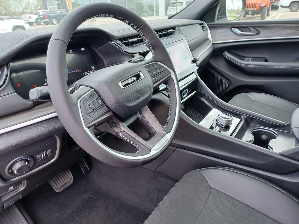 New 2026 Jeep Grand Cherokee Altitude AWD/4WD image 14