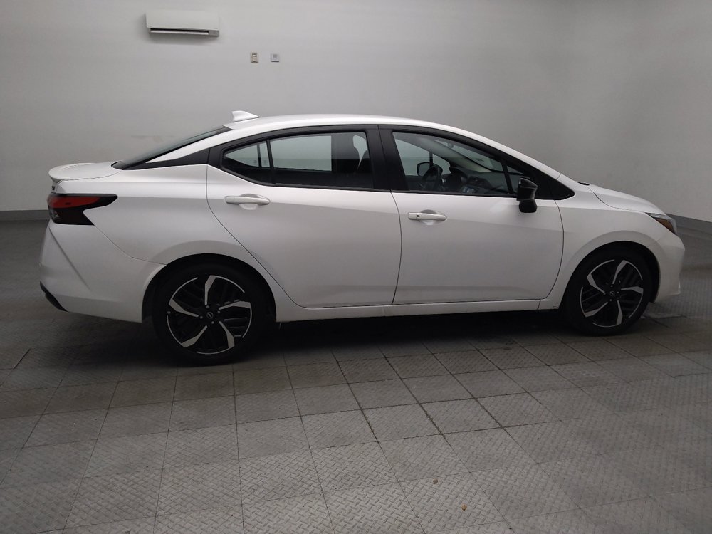Used 2025 Nissan Versa SR FWD image 10