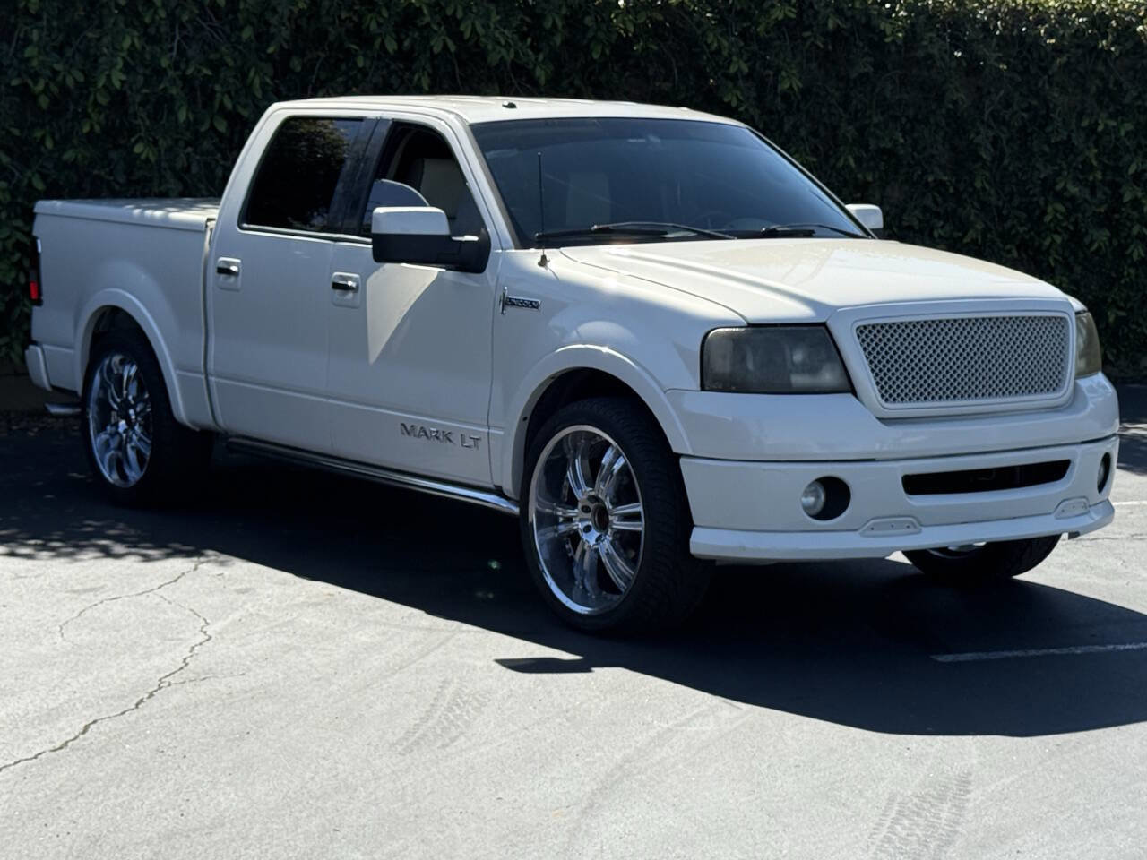 Used 2007 Lincoln Mark LT 4x4 image 3