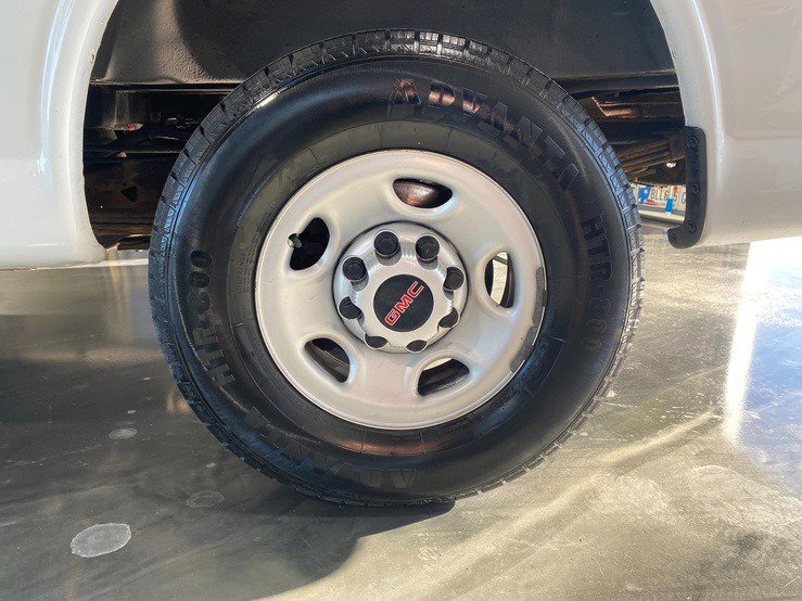 Used 2018 GMC Savana 3500 image 10