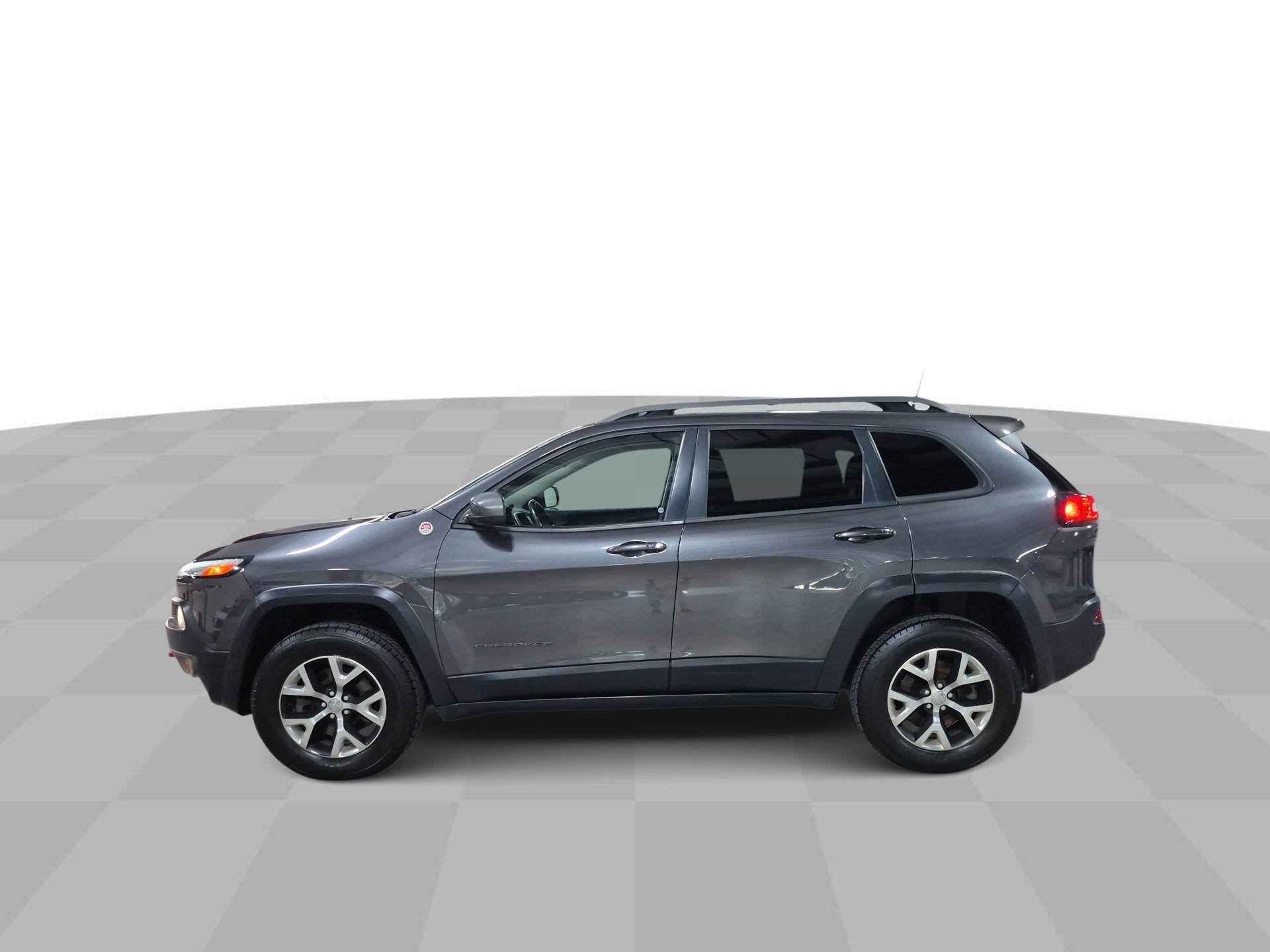 Used 2016 Jeep Cherokee Trailhawk w/ Comfort/Convenience Group AWD/4WD image 6