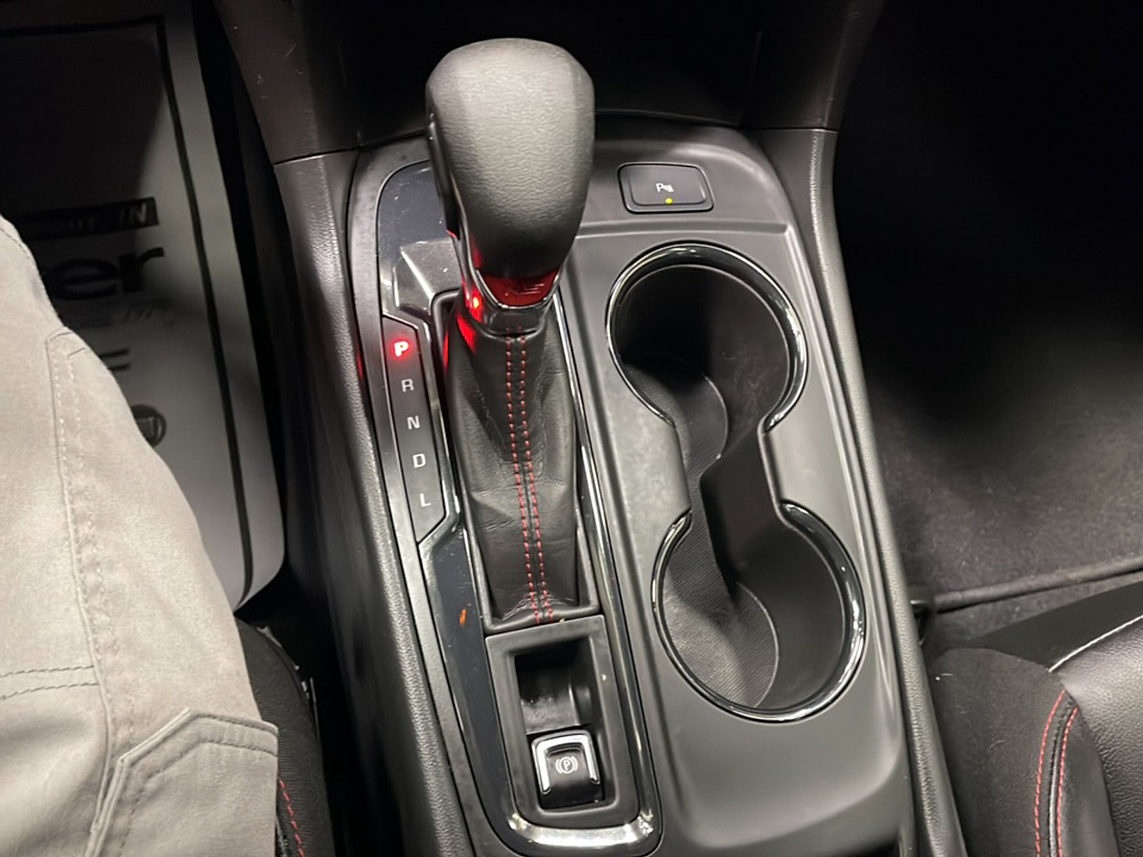 Used 2022 Chevrolet Equinox RS w/ RS Leather Package FWD image 11