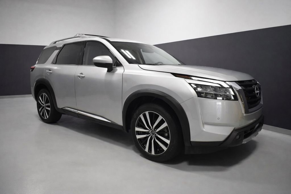 Certified 2023 Nissan Pathfinder Platinum w/ Cargo Package image 7