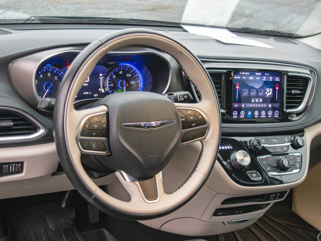 Used 2018 Chrysler Pacifica Limited image 14