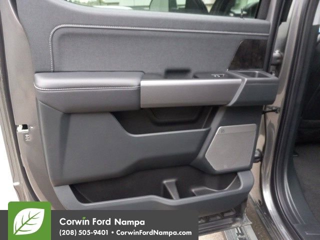 New 2025 Ford F350 Lariat w/ Black Appearance Package image 27