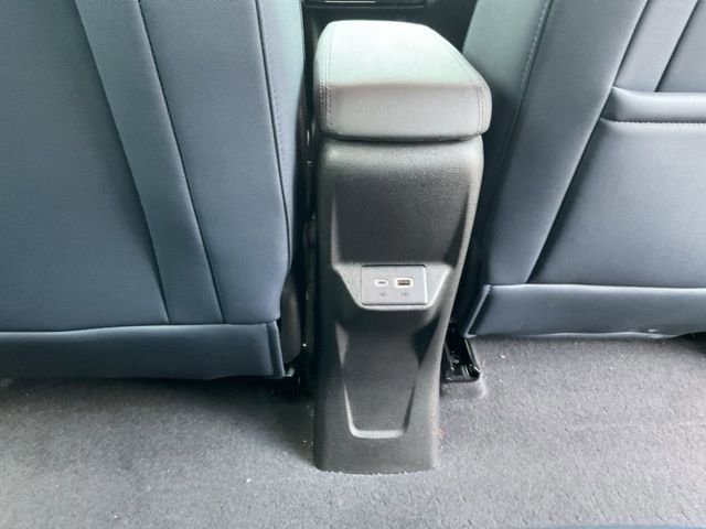 Used 2022 Chevrolet Bolt EUV LT w/ Convenience Package image 11